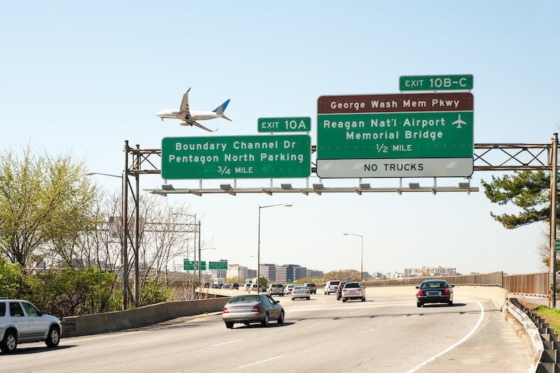 i-395 interstate highway in virginia with exit to reagan international airport