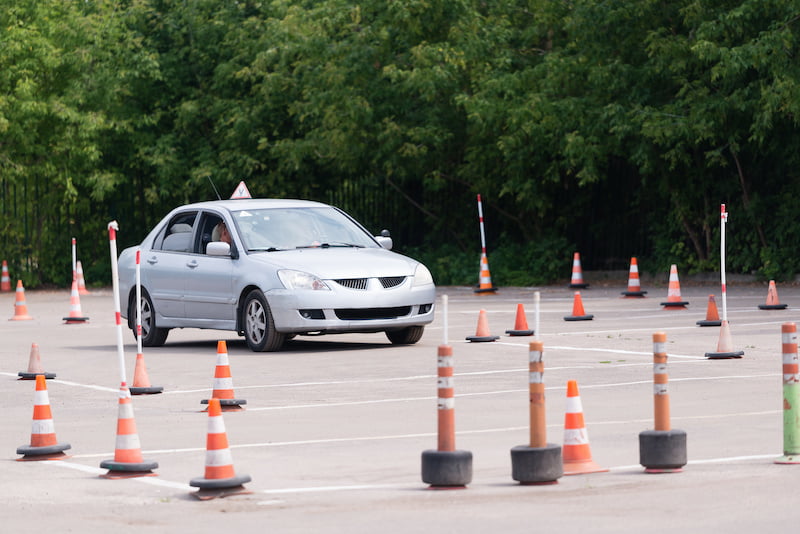 the process of learning to drive on the equipped specialized site driving school